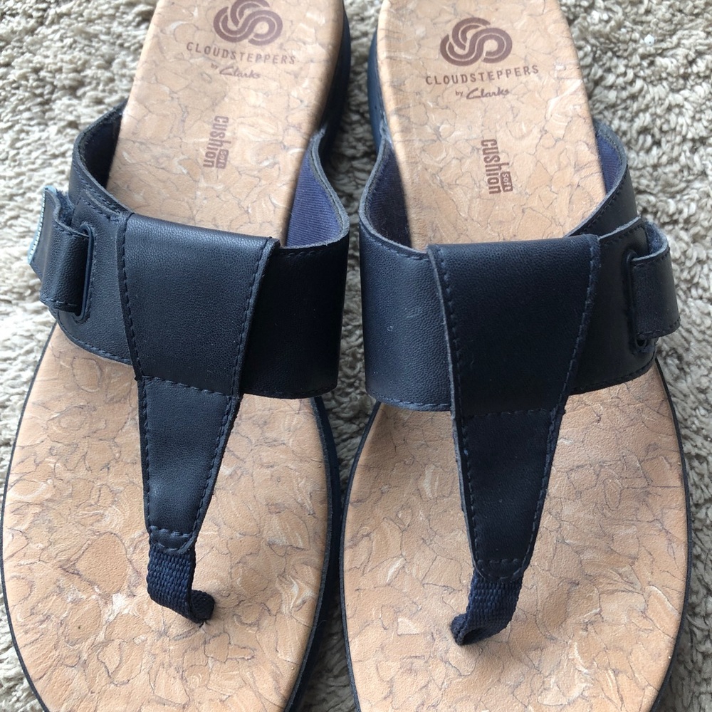 NOT FOR SALE. Clarks Cloudsteppers. Navy Thong Sandals. - Picture 6 of 7